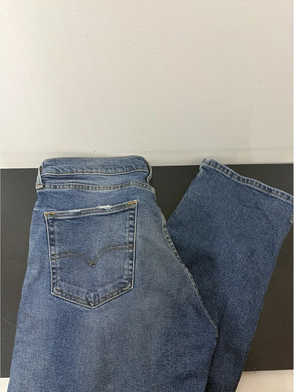 Levis 505 Classic Fit Mens Jeans Medium Wash Straight Leg Denim 34x34